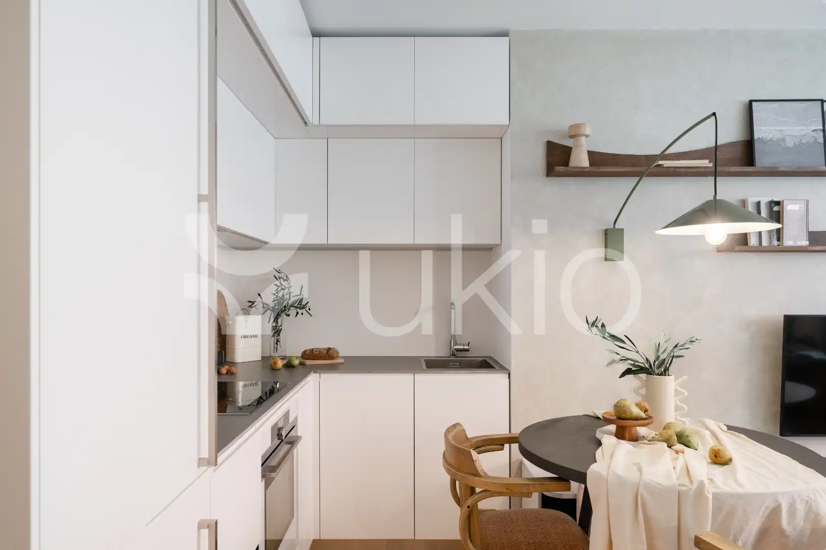 Cuina de Apartament de lloguer en Madrid amb Aire condicionat, Calefacció i Moblat