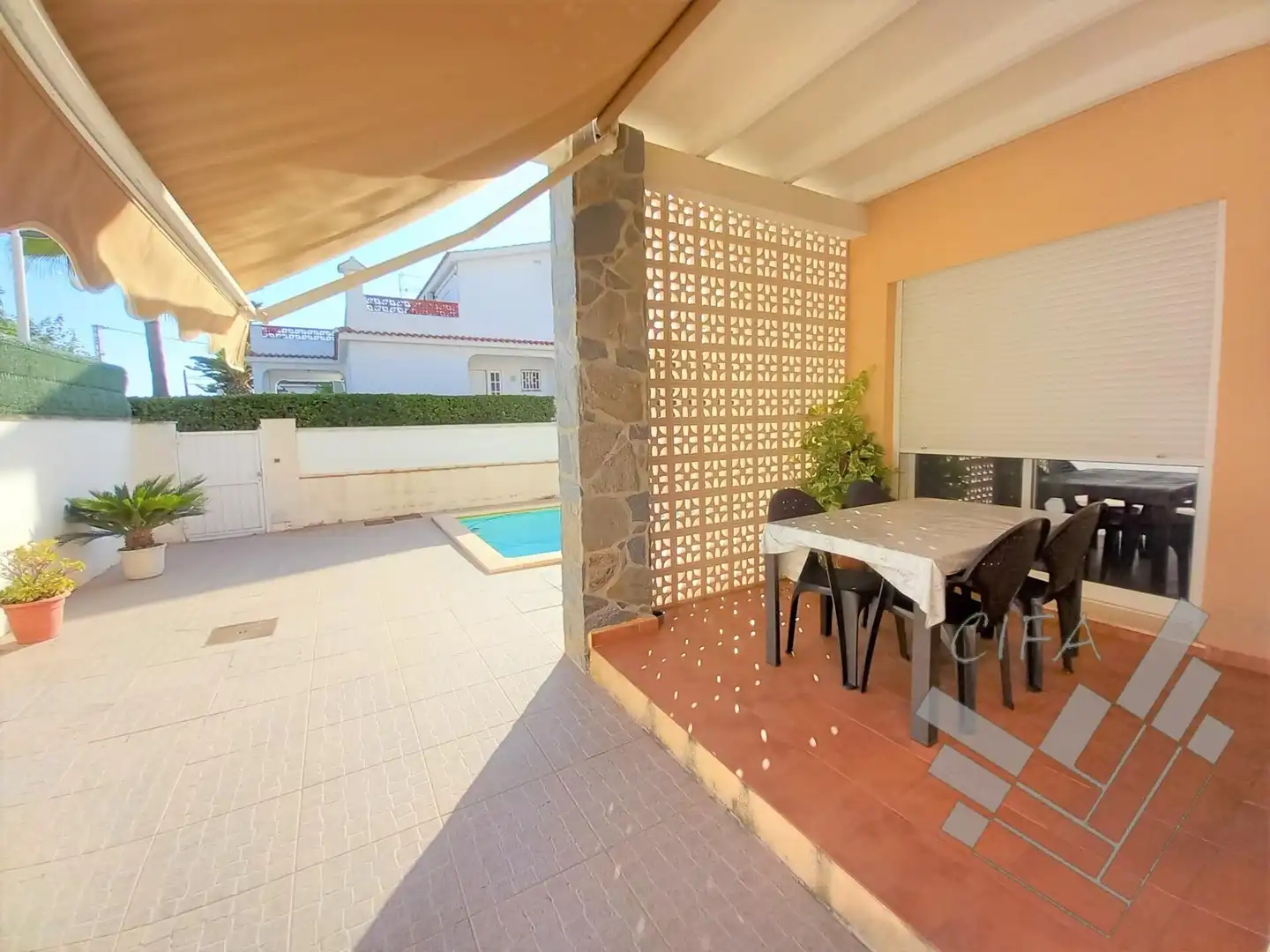 Vista exterior de Casa o xalet en venda en Vinaròs amb Terrassa