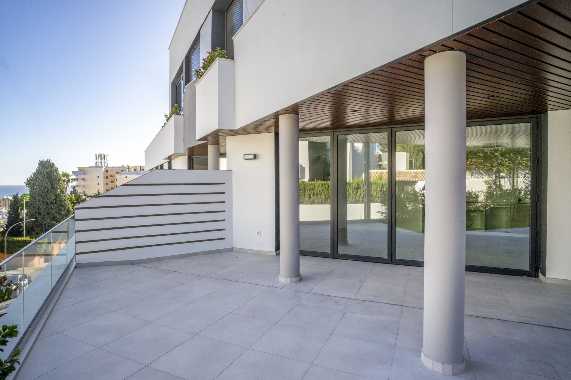Vista exterior de Apartament en venda en Torremolinos amb Aire condicionat, Terrassa i Piscina