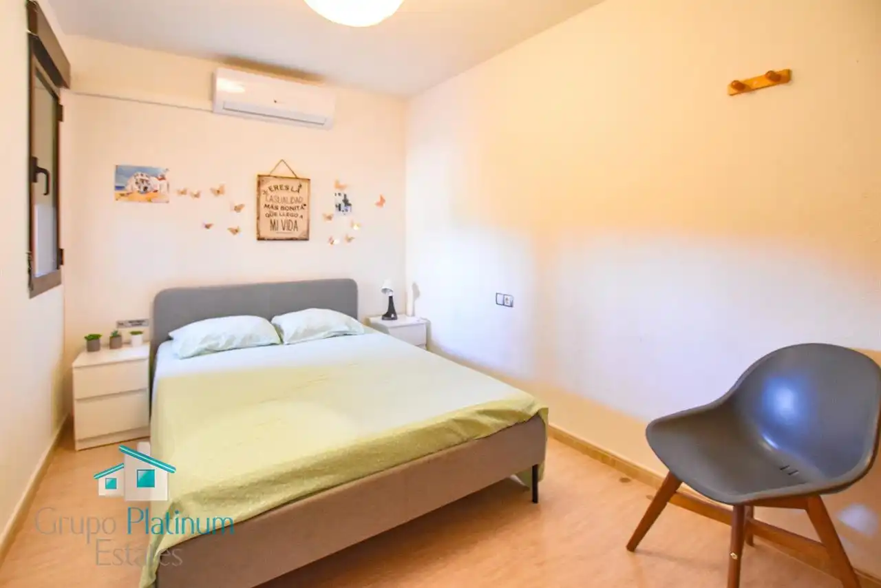 Dormitori de Apartament en venda en Pulpí amb Aire condicionat, Piscina i Moblat