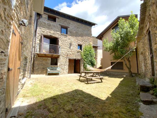 Casa-chalet en Venta en Calle Baja, 14 en Castejón de Sos