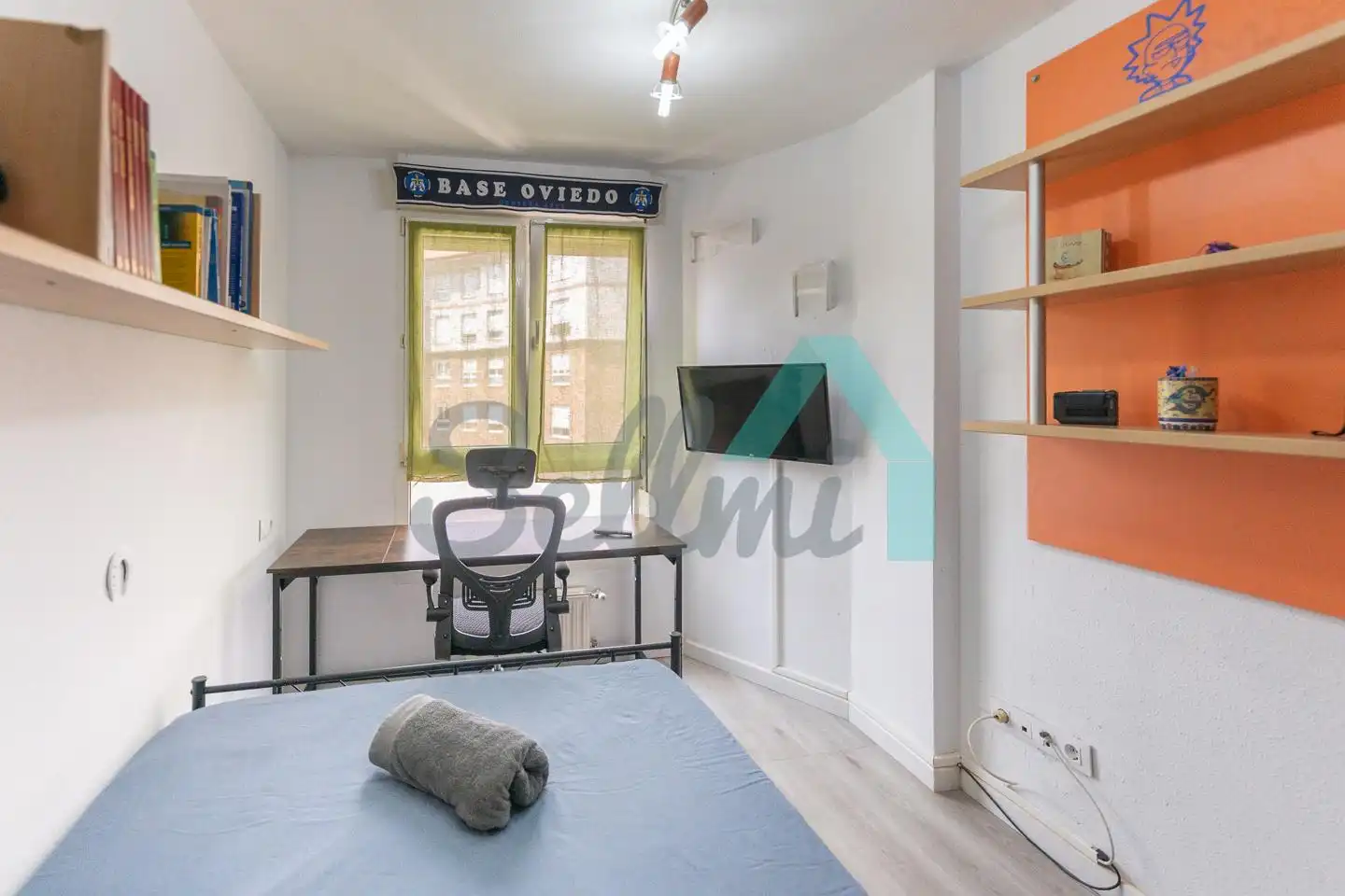 Bedroom of Flat for share in Oviedo   with Heating, Furnished and Internet