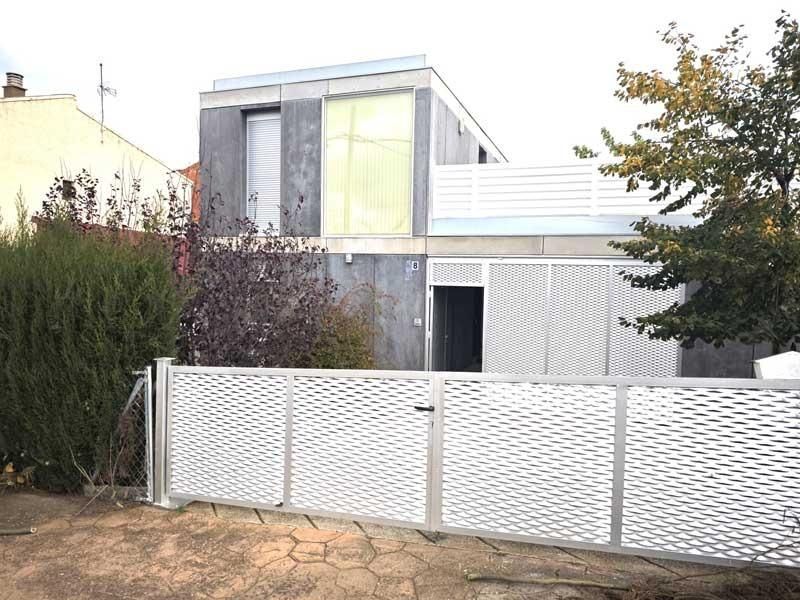 Vista exterior de Casa o xalet en venda en El Frasno amb Aire condicionat, Calefacció i Jardí privat
