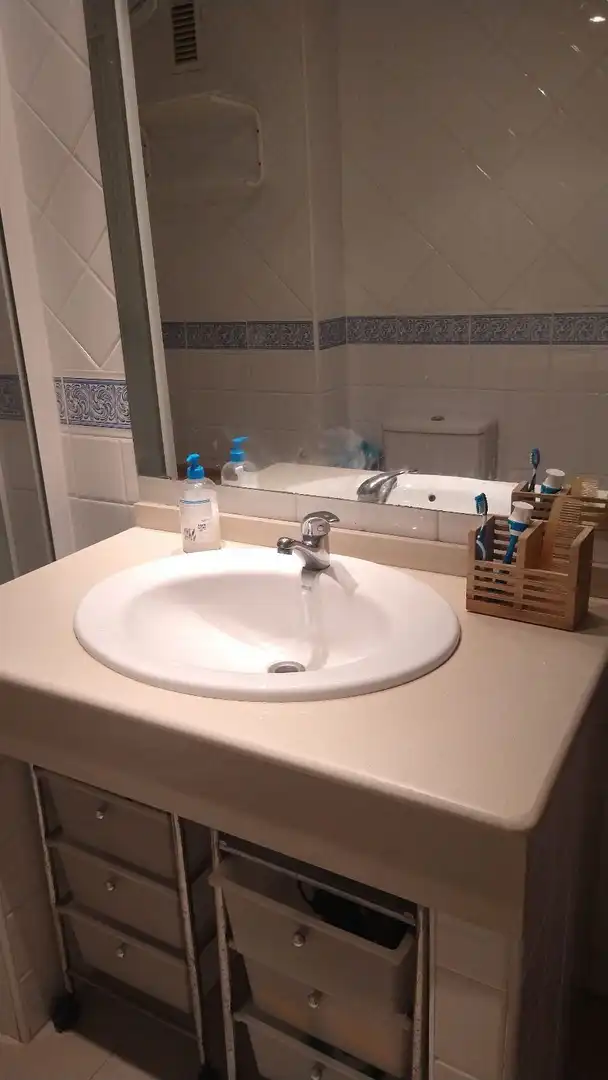 Baño de Piso de alquiler en Roquetas de Mar con Calefacción, Terraza y Horno