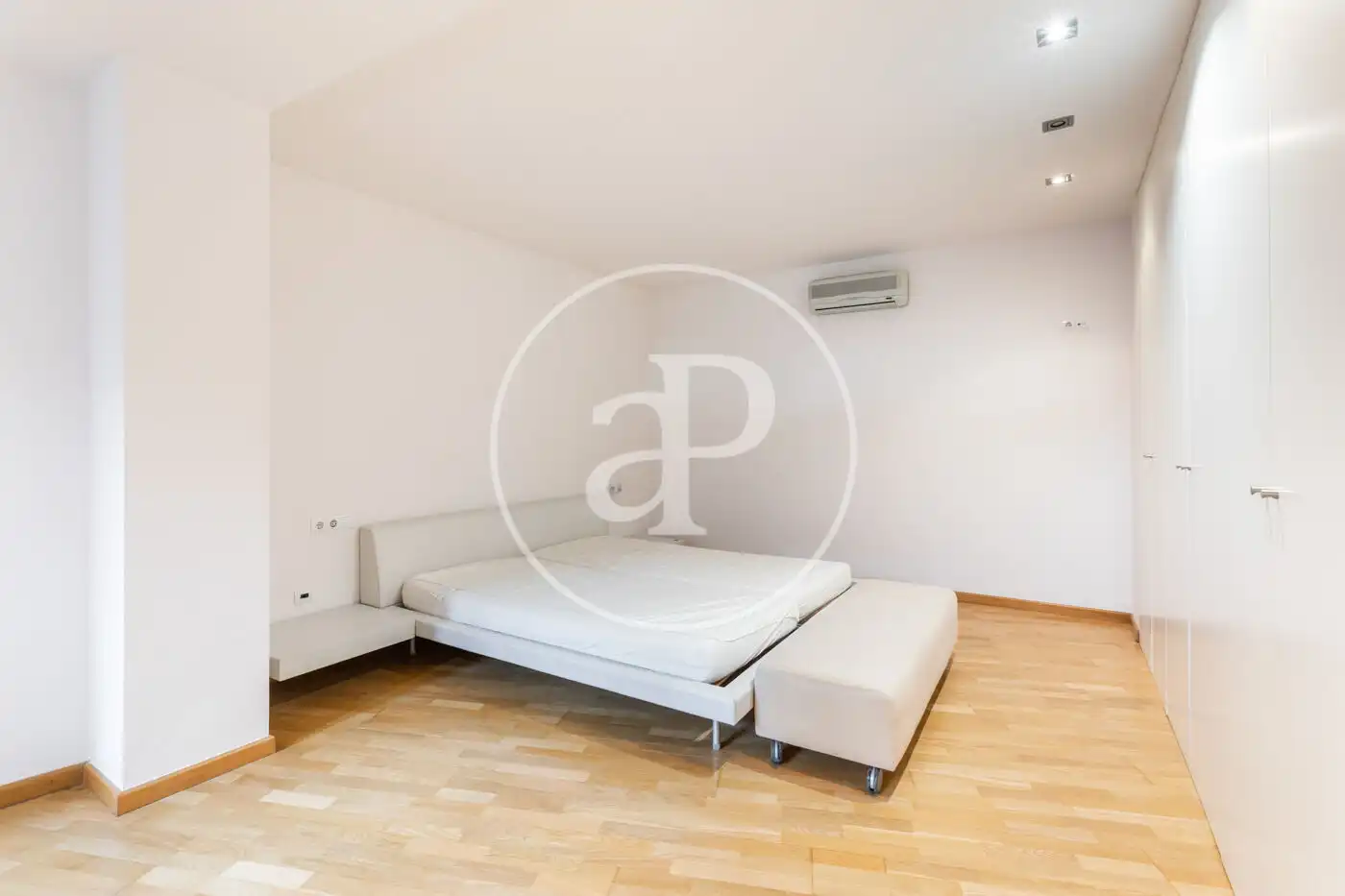 Schlafzimmer von Wohnung zum Verkauf in Valencia mit Klimaanlage, Heizung und Terrasse