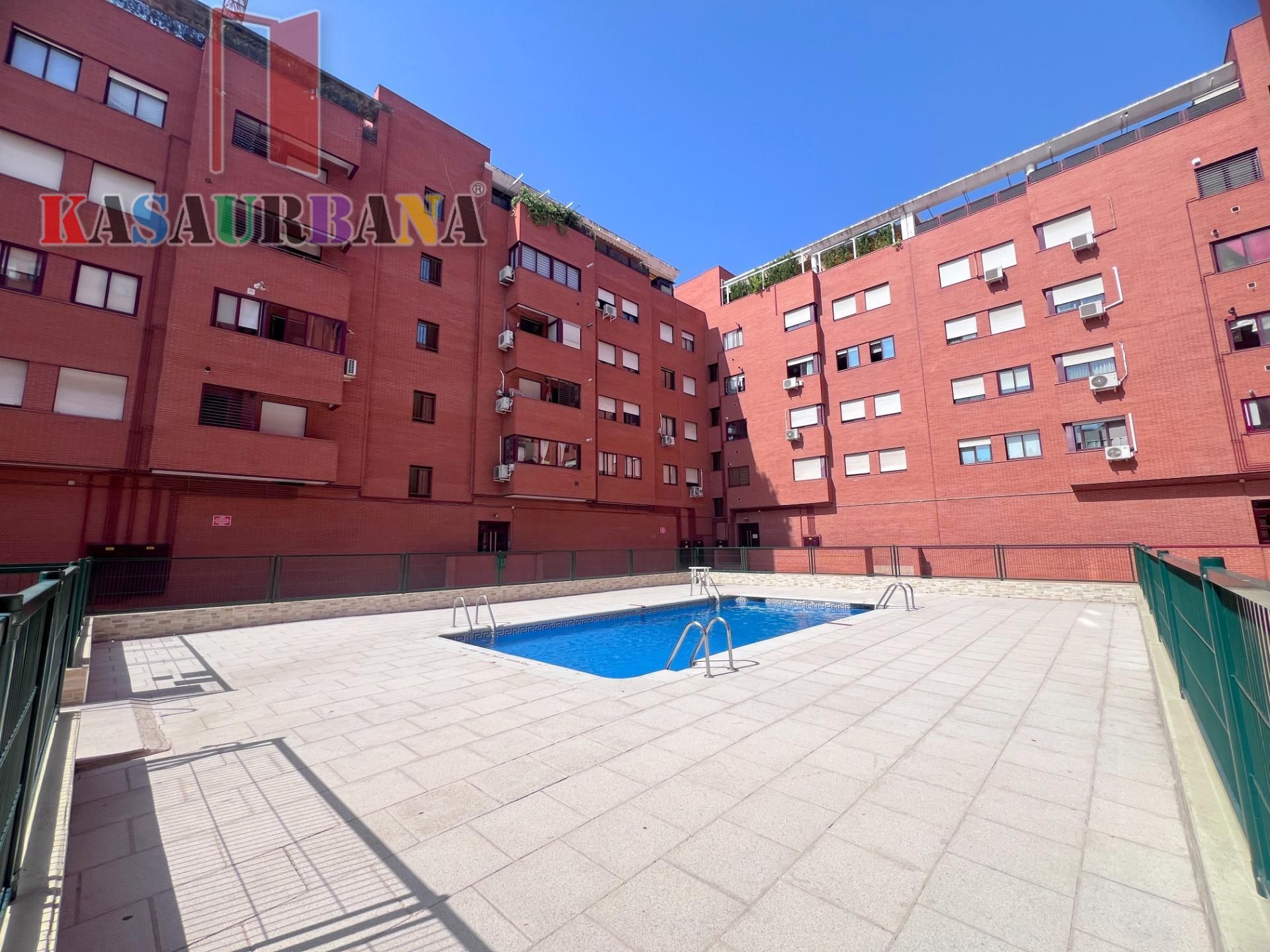 Exterior view of Flat for sale in Valdemoro  with Air Conditioner, Heating and Terrace
