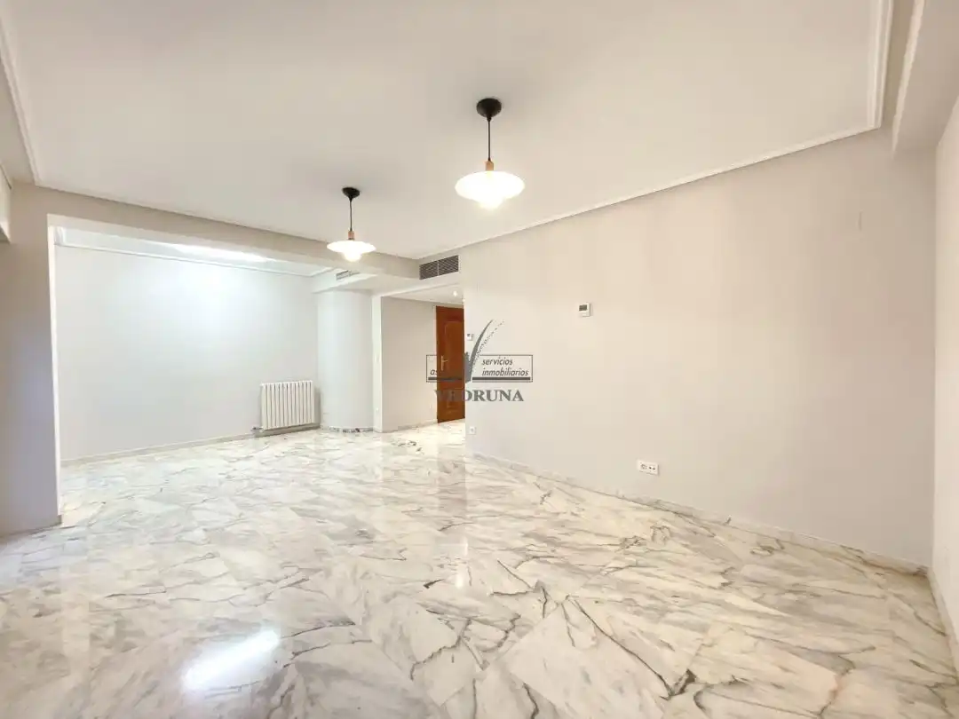 Living room of Flat for rent in Zaragoza  with Air Conditioner, Heating and Terrace