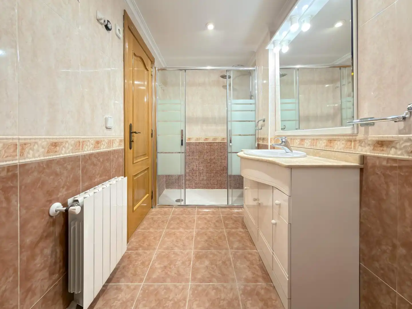 Baño de Piso en venta en Valencia con Aire acondicionado y Calefacción