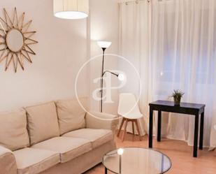 Living room of Flat to rent in  Madrid Capital  with Air Conditioner, Heating and Furnished