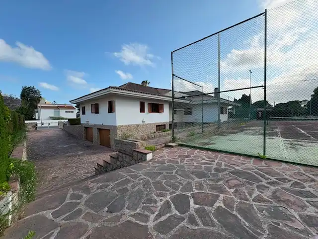 Vista exterior de Casa o xalet en venda en Benicasim / Benicàssim amb Jardí privat, Terrassa i Piscina