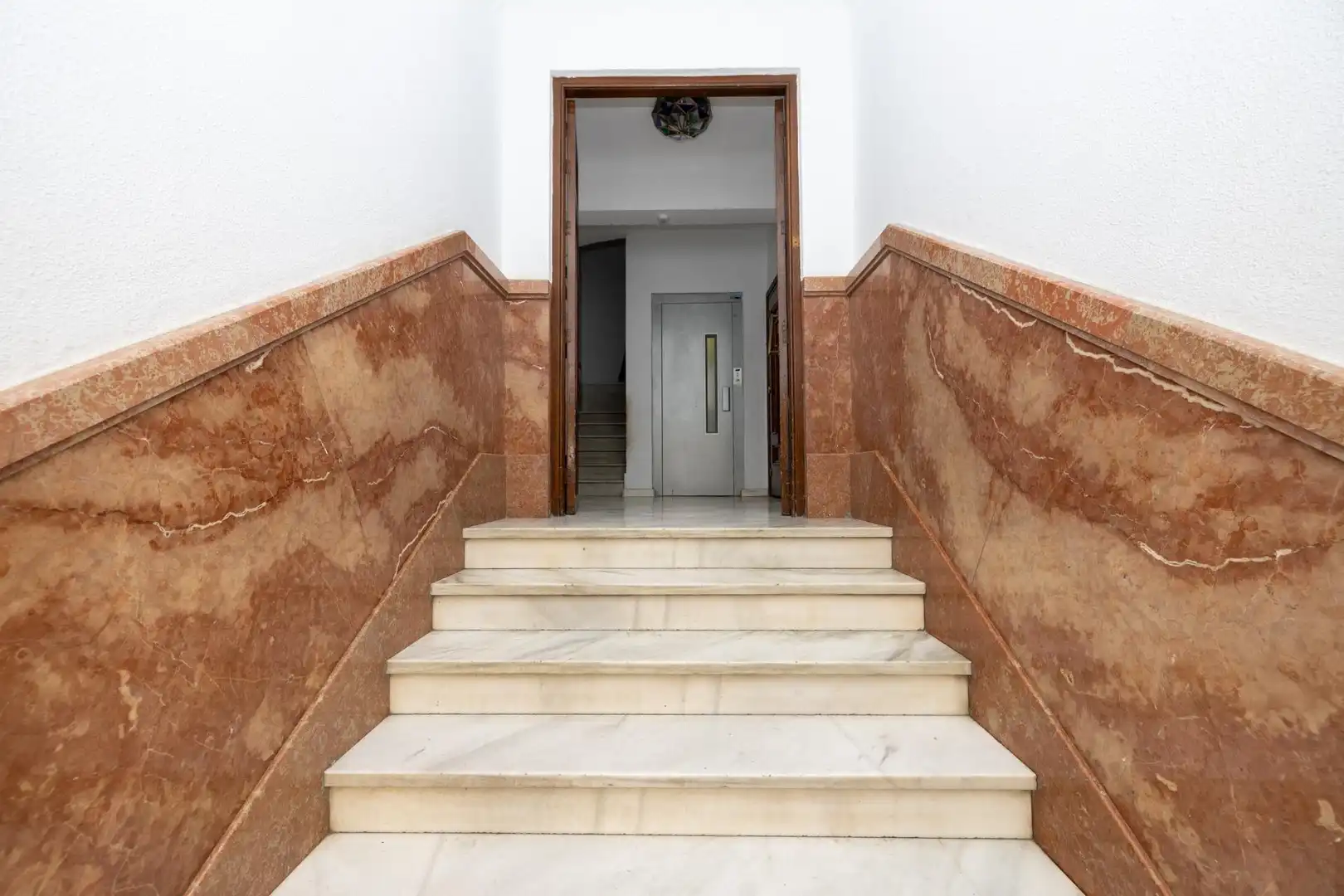 Flat for rent in Granada  with Air Conditioner and Heating