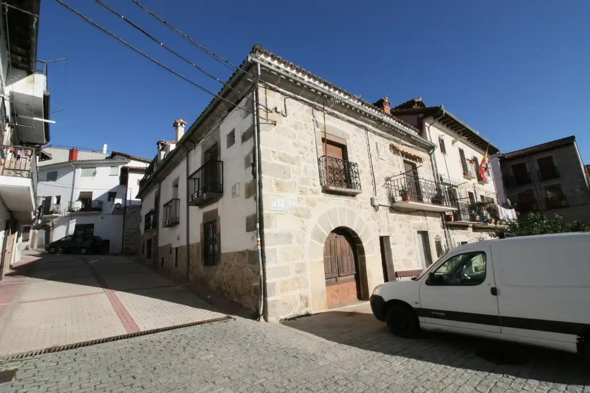 Vista exterior de Casa o xalet en venda en Mombeltrán