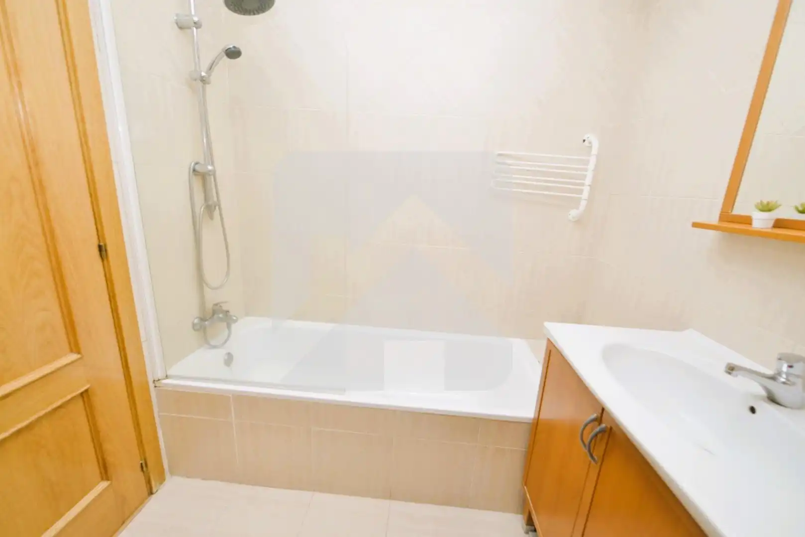 Bany de Pis en venda en Valdemoro amb Aire condicionat, Calefacció i Terrassa