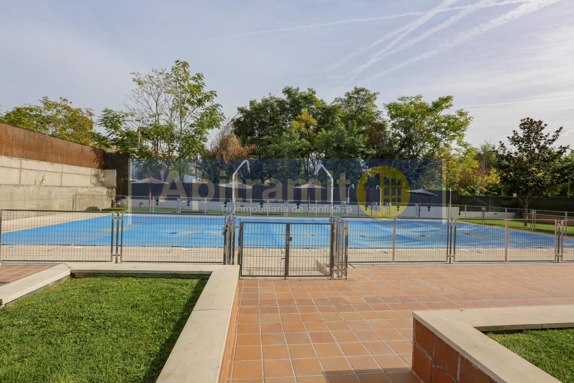 Piscina de Pis en venda en Valdemoro amb Calefacció, Traster i Piscina comunitària