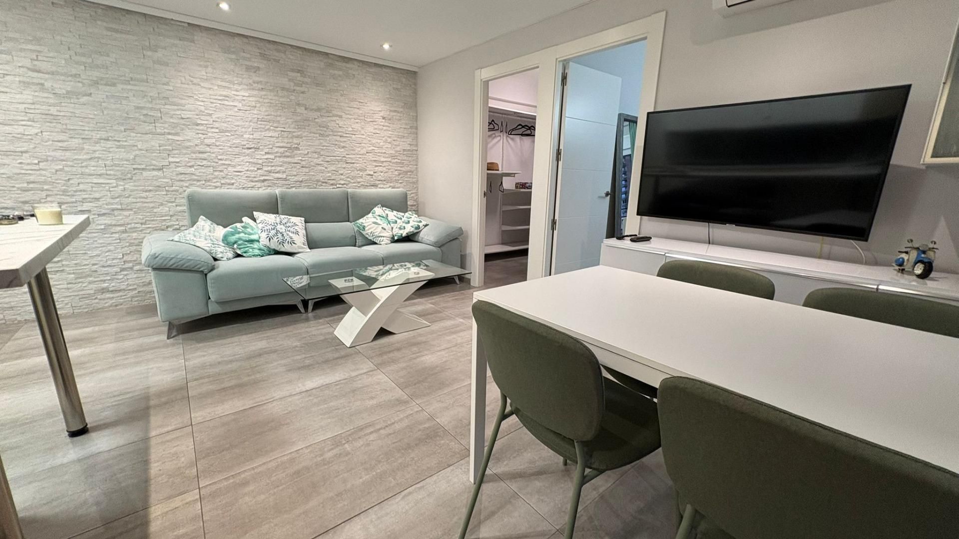 Living room of Flat to rent in Torremolinos  with Air Conditioner