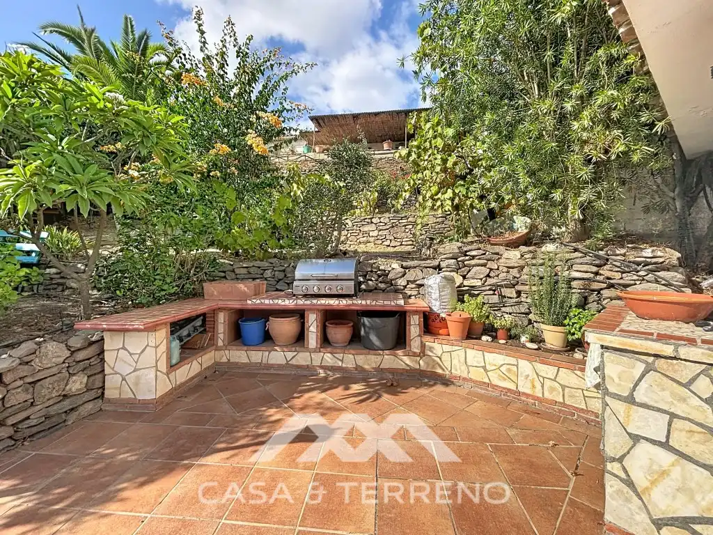 Garten von Haus zum Verkauf in Vélez-Málaga mit Klimaanlage und Terrasse