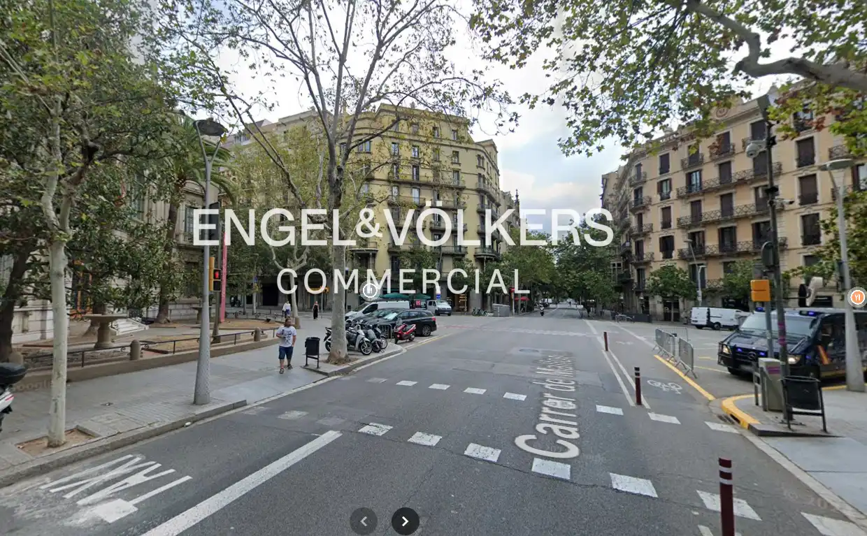 Außenansicht von Gebäude zum Verkauf in Barcelona