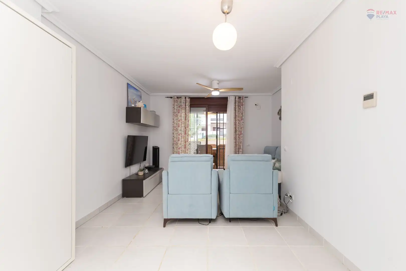 Sala d'estar de Planta baixa en venda en Vera amb Aire condicionat, Terrassa i Piscina comunitària