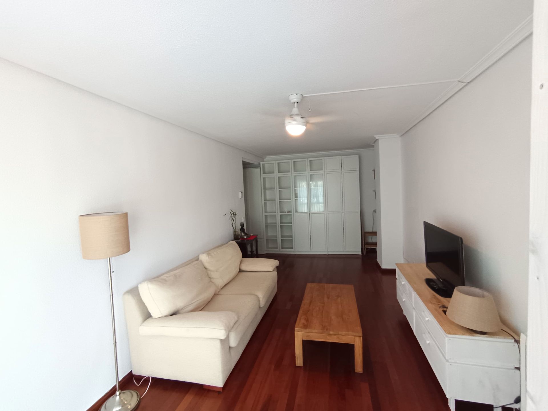 Living room of Flat to rent in  Madrid Capital  with Heating, Parquet flooring and Furnished