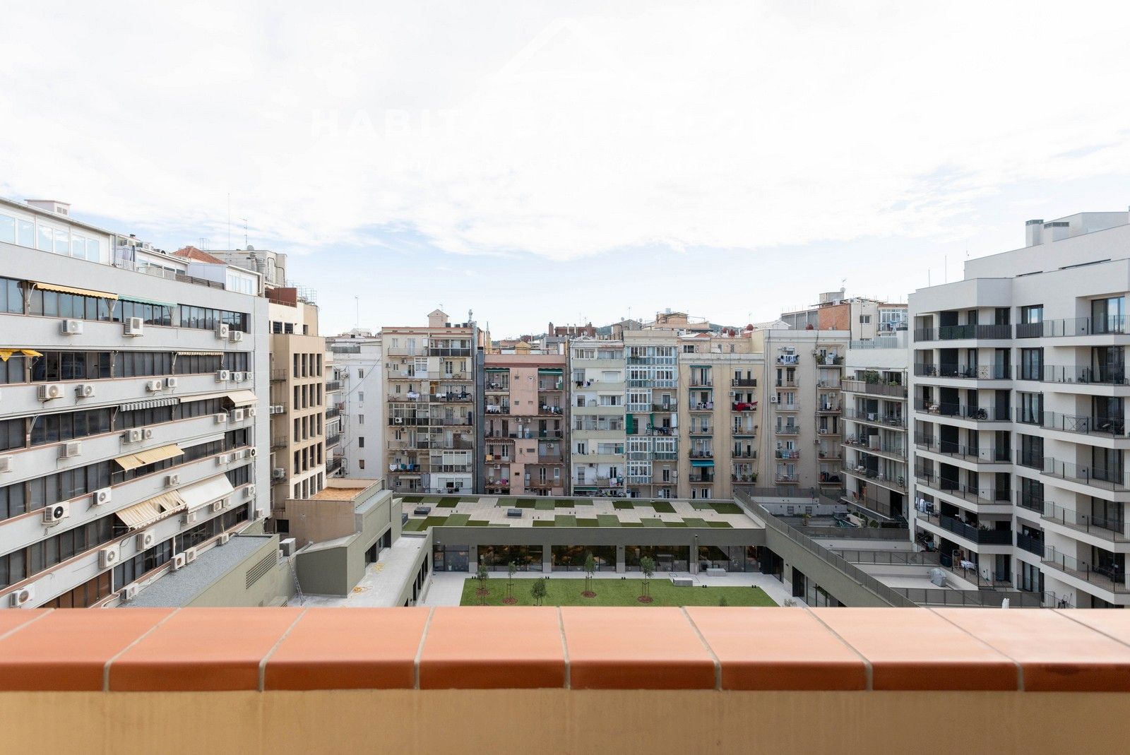 Terrassa de Pis de lloguer en  Barcelona Capital amb Calefacció, Parquet i Moblat