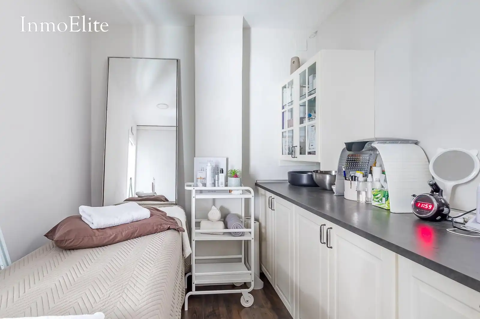 Habitación de Local en venta en Madrid con Aire acondicionado y Alarma