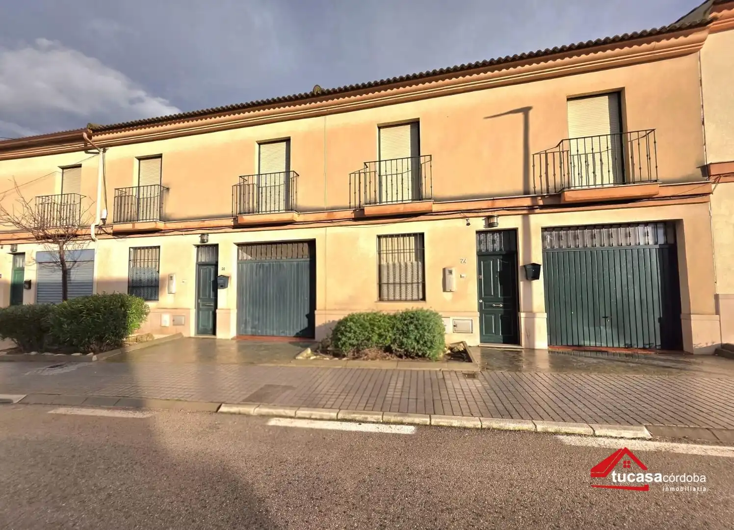 Außenansicht von Einfamilien-Reihenhaus zum Verkauf in Guadalcázar mit Klimaanlage und Terrasse