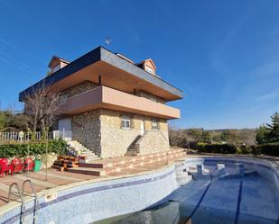 Piscina de Casa o xalet en venda en León Capital  amb Calefacció, Terrassa i Traster