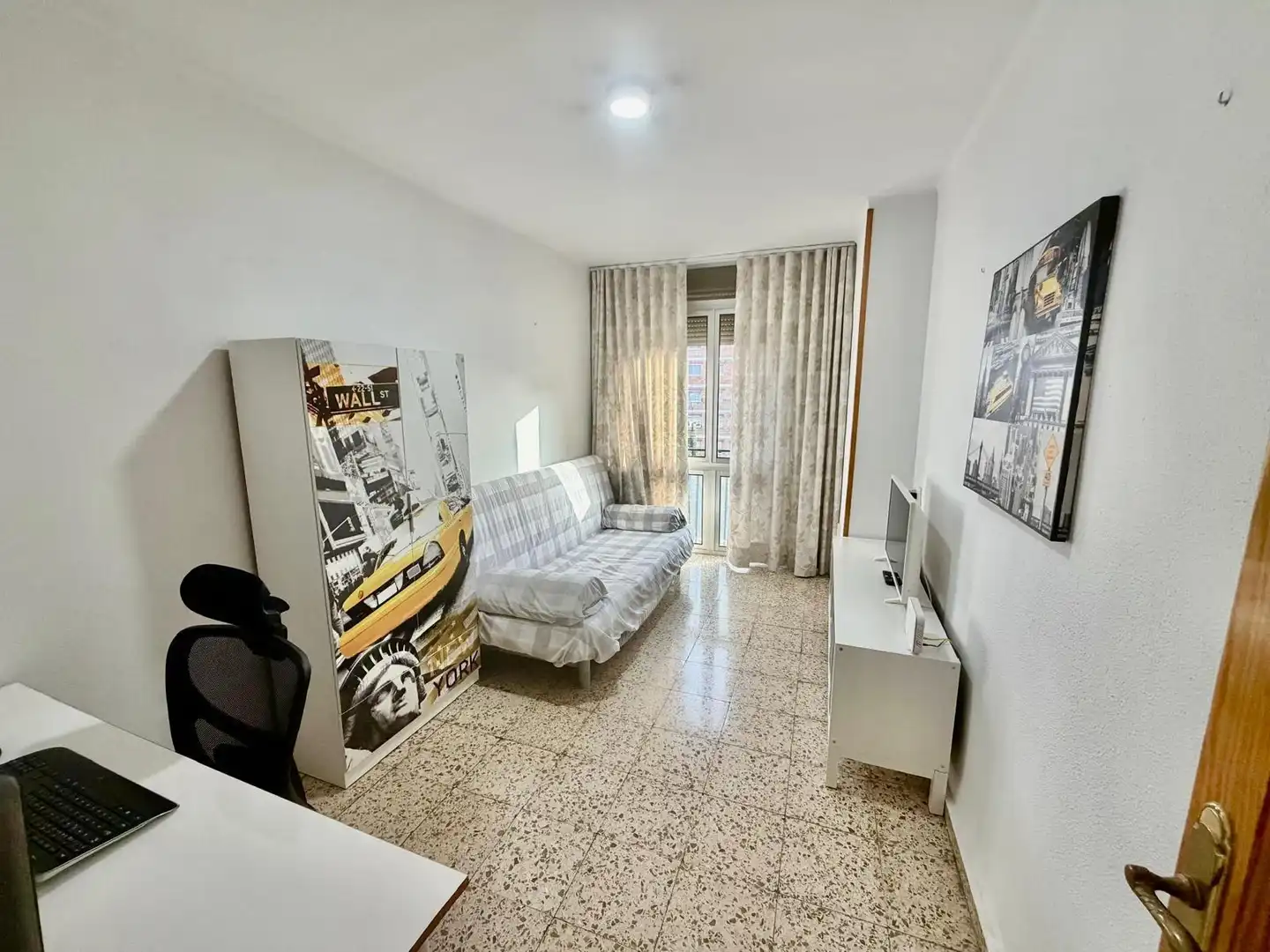 Schlafzimmer von Wohnung zum Verkauf in Málaga mit Klimaanlage, Privatgarten und Möbliert