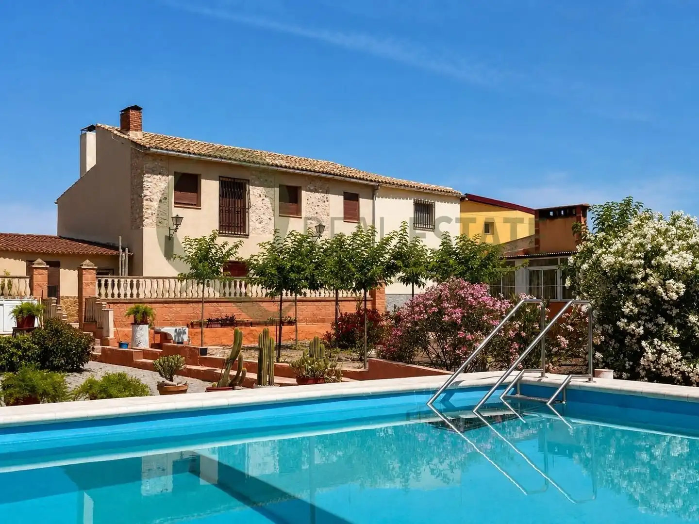 Piscina de Casa o chalet en venta en Villena con Jardín privado, Piscina y Amueblado