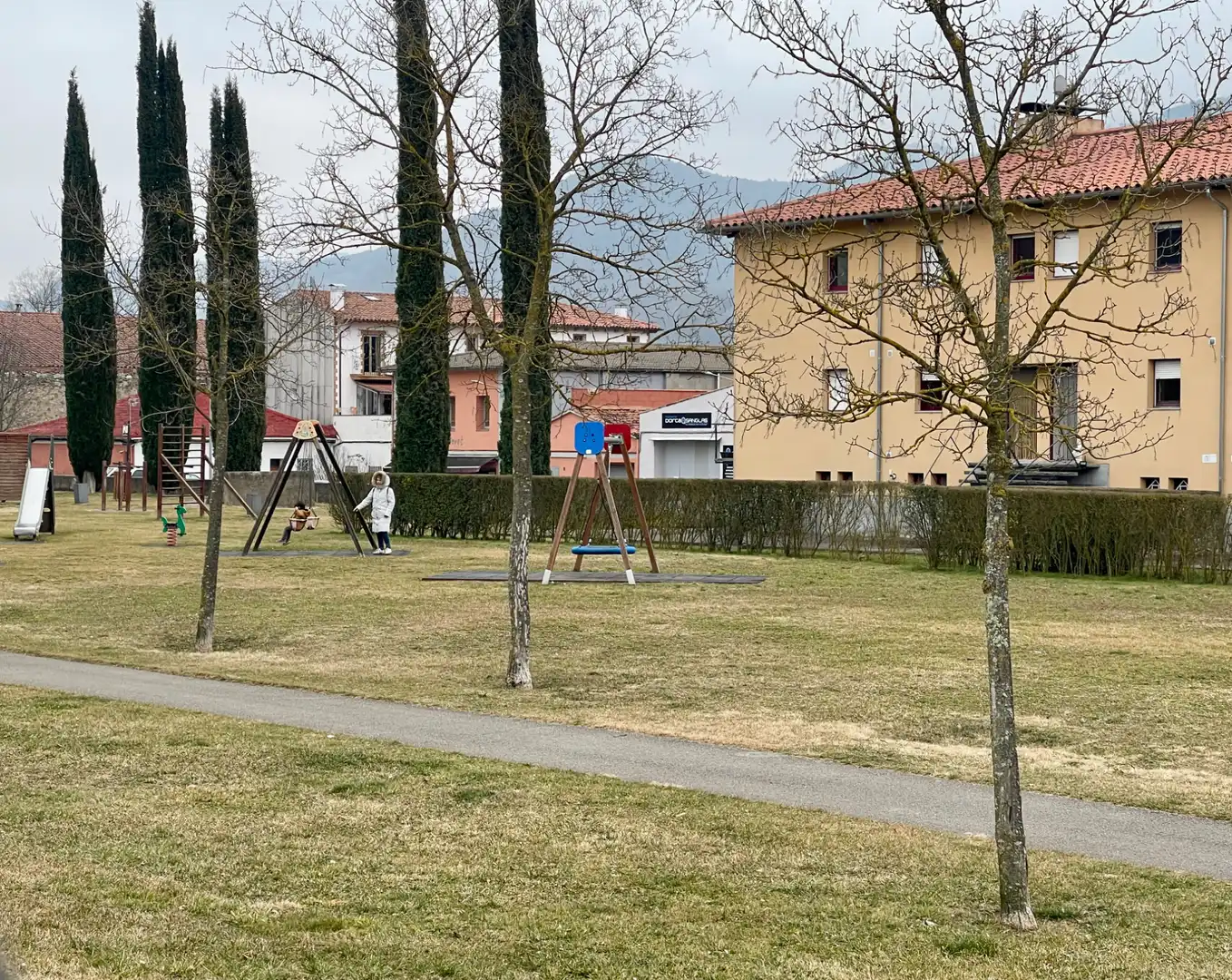 Vista exterior de Casa adosada en venta en Sant Joan de les Abadesses con Calefacción, Jardín privado y Trastero