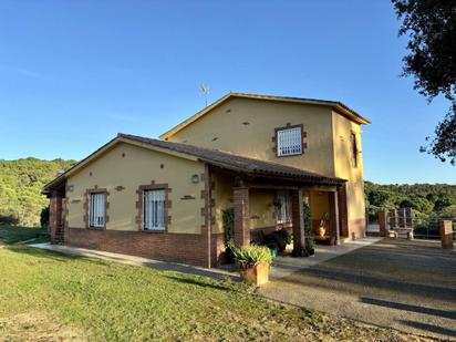 Vista exterior de Casa o xalet en venda en Cassà de la Selva amb Aire condicionat, Calefacció i Jardí privat