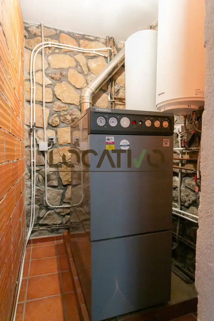 Casa o chalet en venta en El Hoyo de Pinares  con Calefacción, Terraza y Trastero