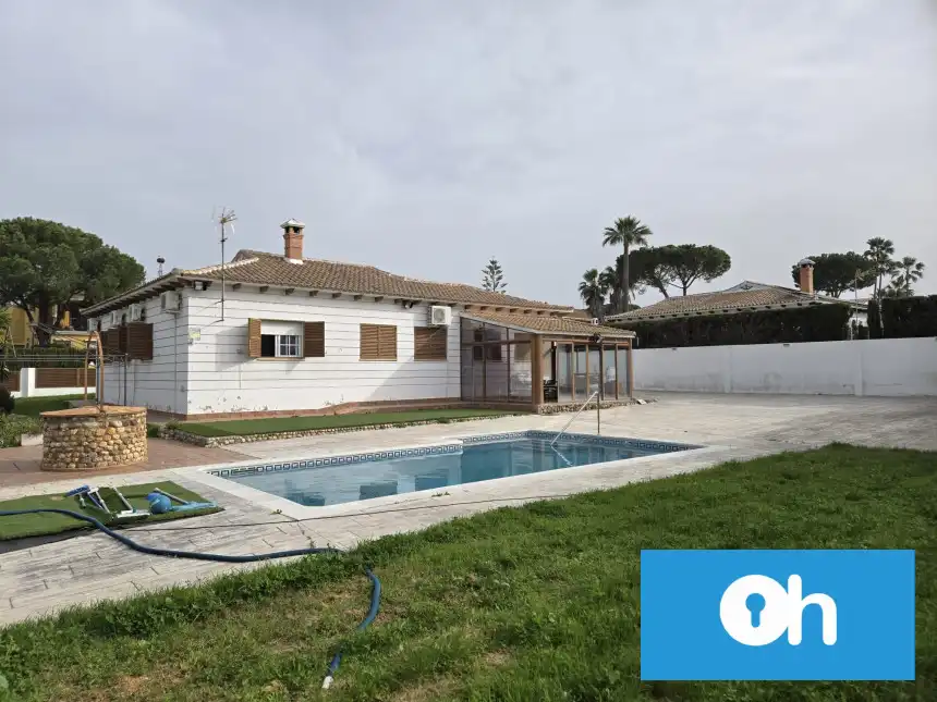 Piscina de Casa adosada en venta en Aljaraque con Aire acondicionado, Jardín privado y Trastero