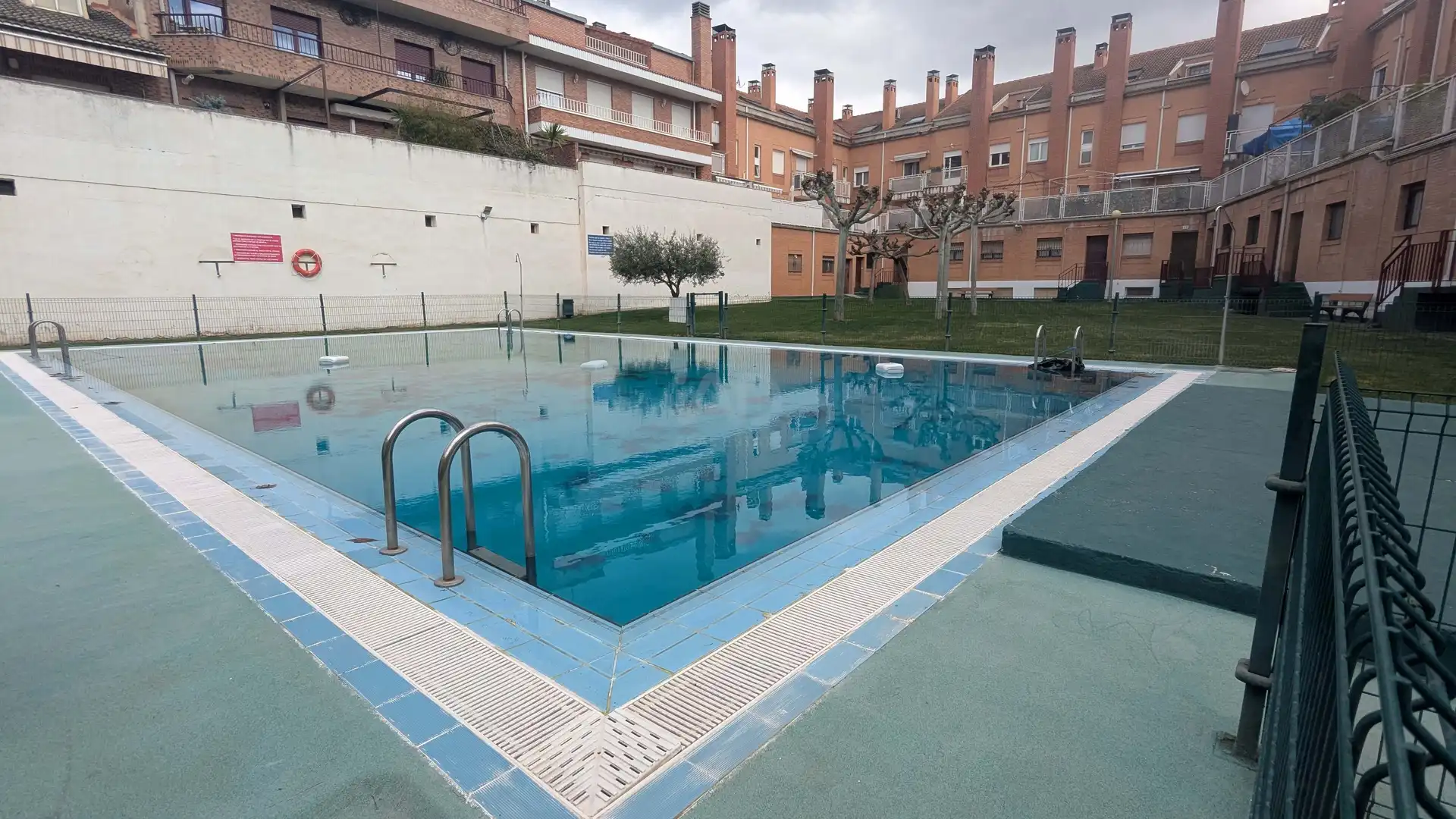 Piscina de Piso en venta en Villamediana de Iregua con Calefacción y Piscina