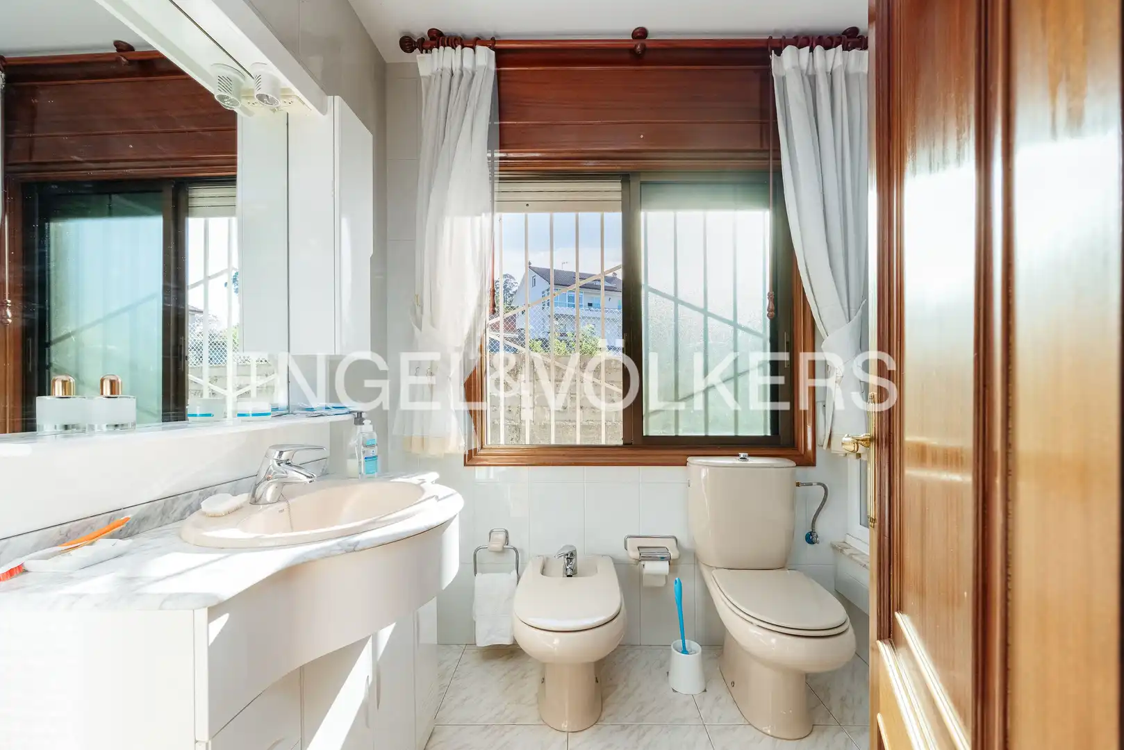 Baño de Casa o chalet en venta en Vigo  con Calefacción, Jardín privado y Parquet