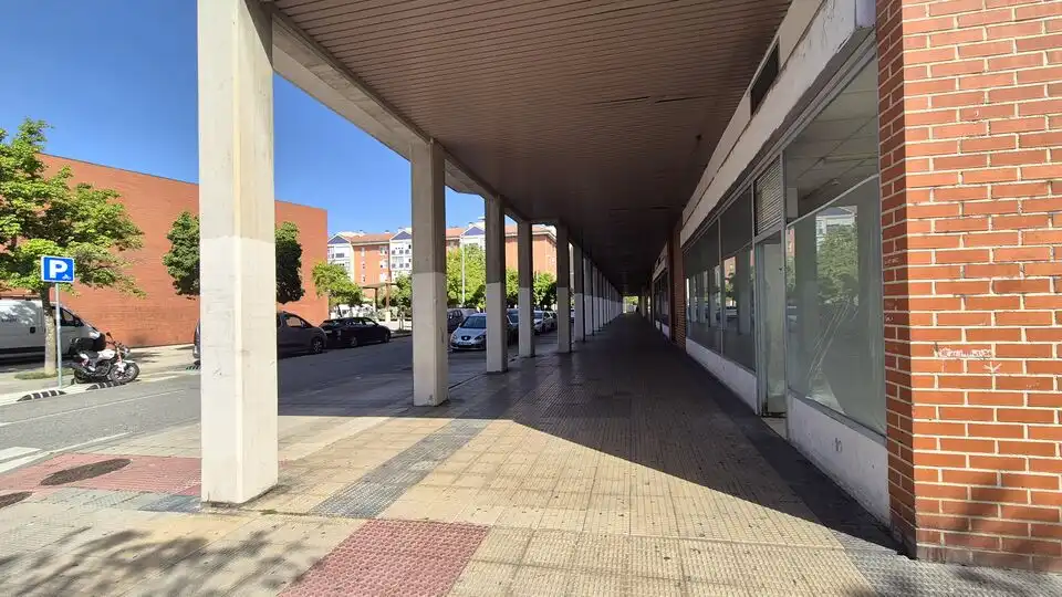 Vista exterior de Local en venda en  Pamplona / Iruña
