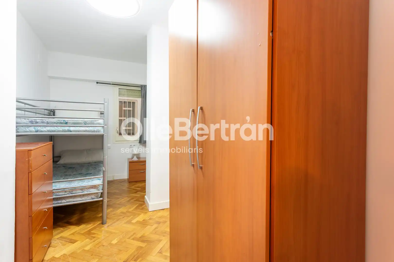 Habitación de Piso en venta en Barcelona con Calefacción y Balcón