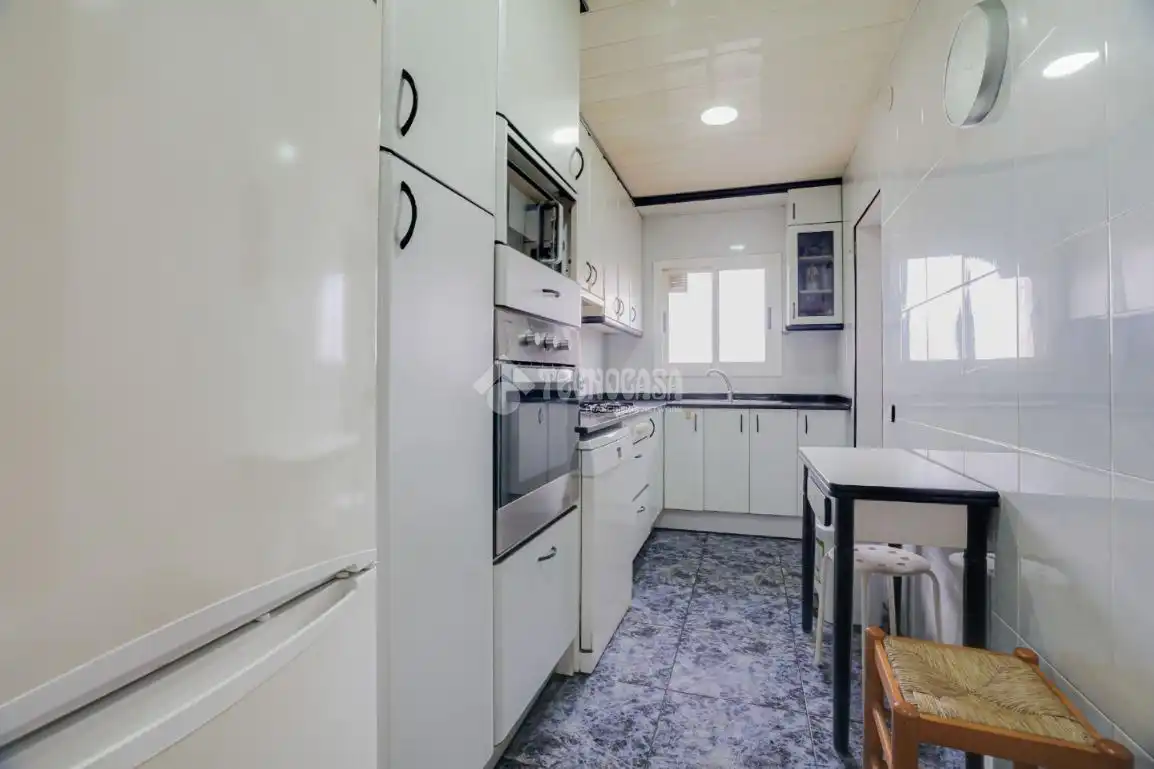 Cocina de Piso en venta en Badalona con Balcón