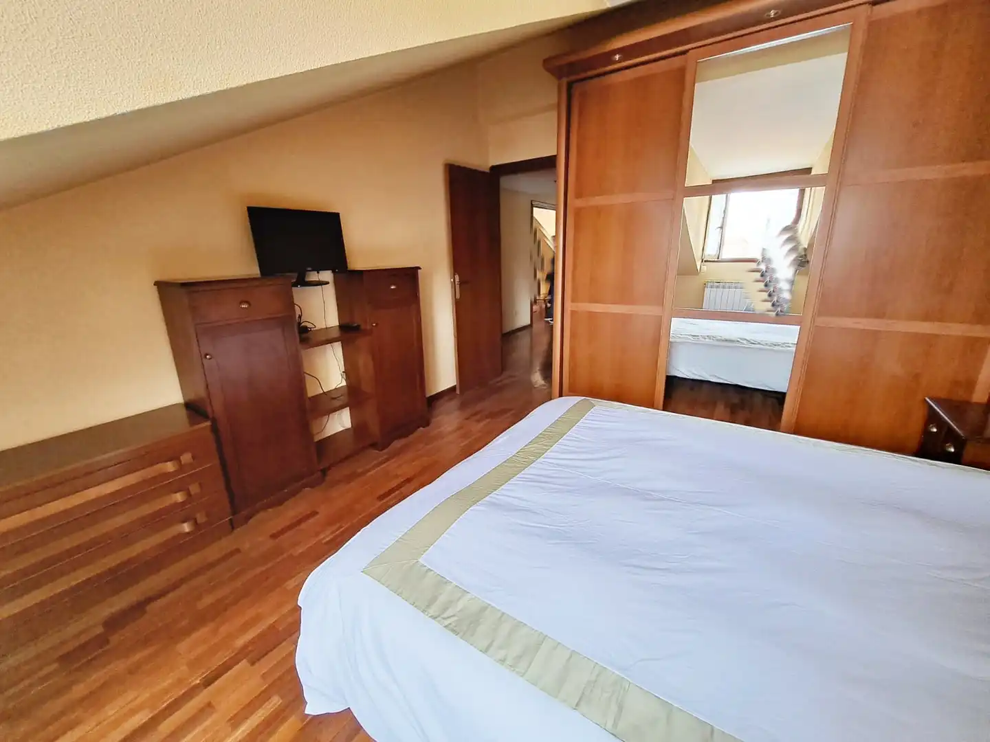 Habitación de Apartamento en venta en Vitoria - Gasteiz con Calefacción, Trastero y Amueblado