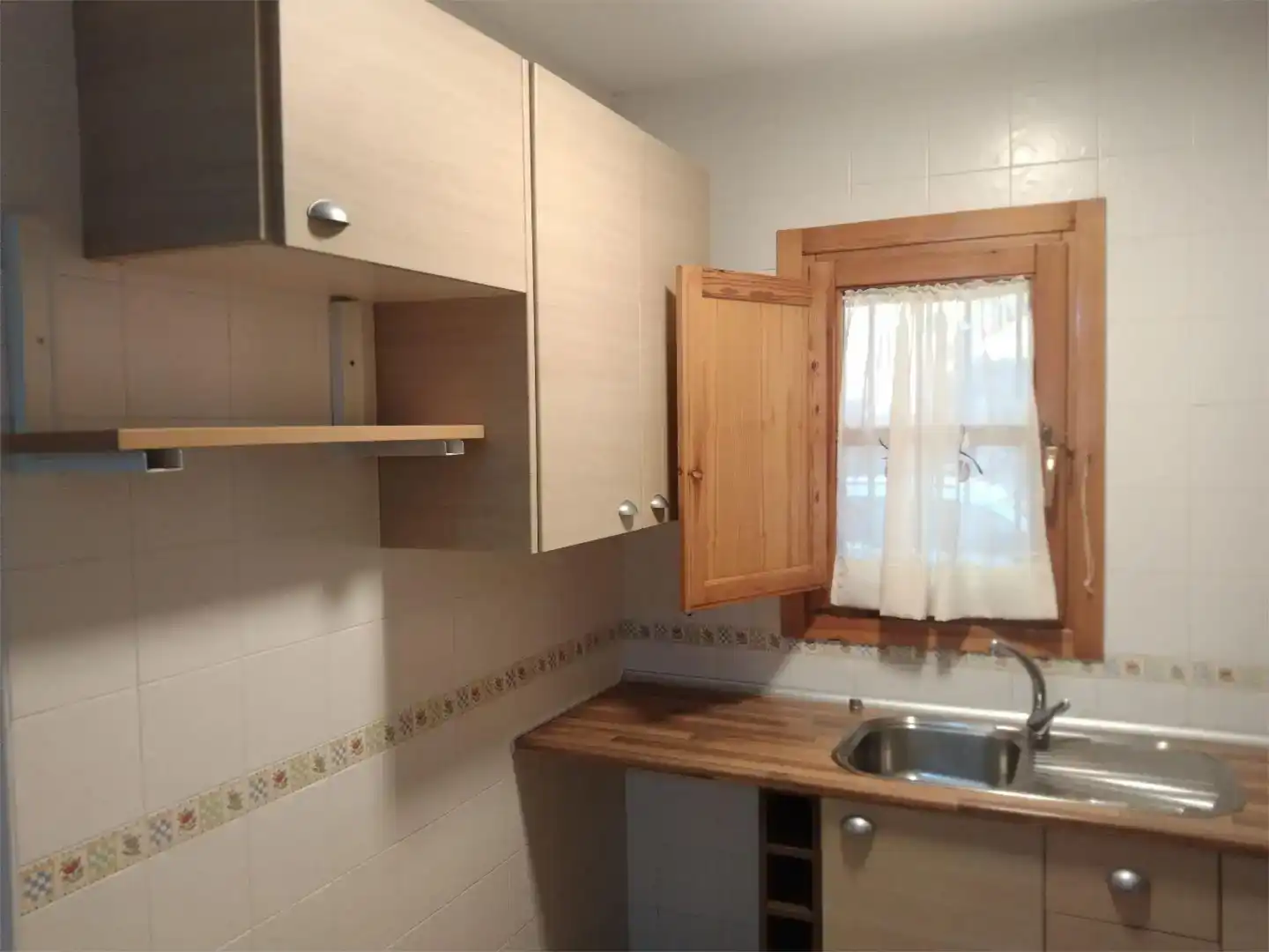 Cuina de Dúplex en venda en Enix amb Aire condicionat, Jardí privat i Moblat