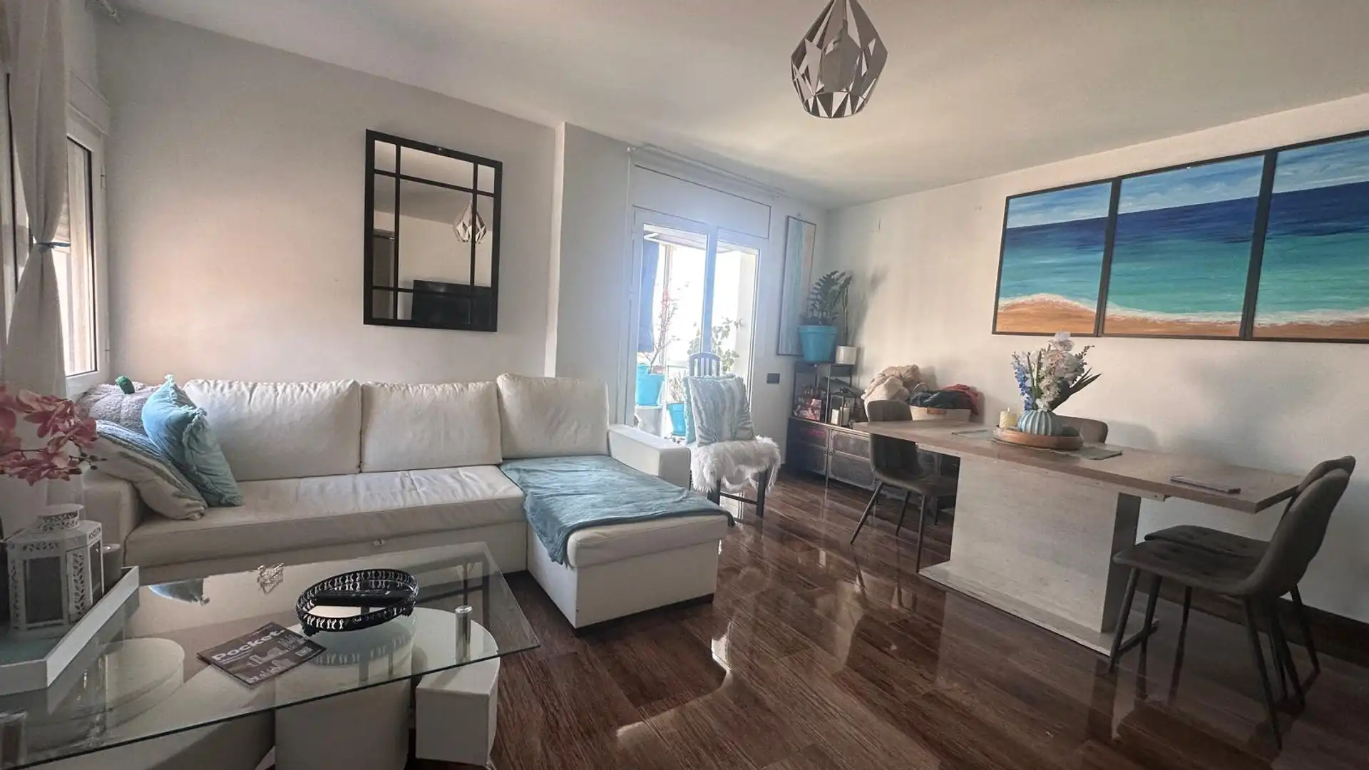 Living room of Flat for sale in L'Hospitalet de Llobregat  with Balcony
