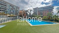 Piscina de Loft en venda en Paterna amb Aire condicionat, Terrassa i Forn