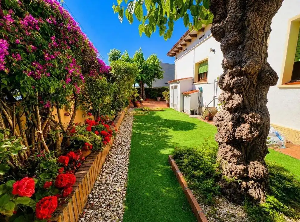 Jardí de Casa o xalet en venda en Alella