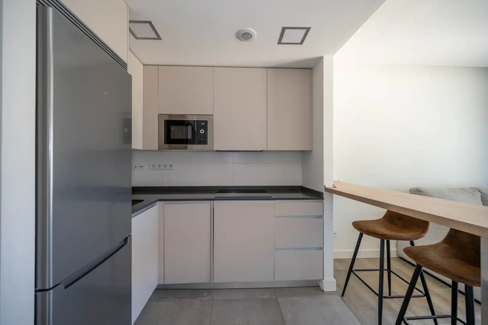 Cuina de Apartament de lloguer en Madrid amb Aire condicionat, Calefacció i Traster