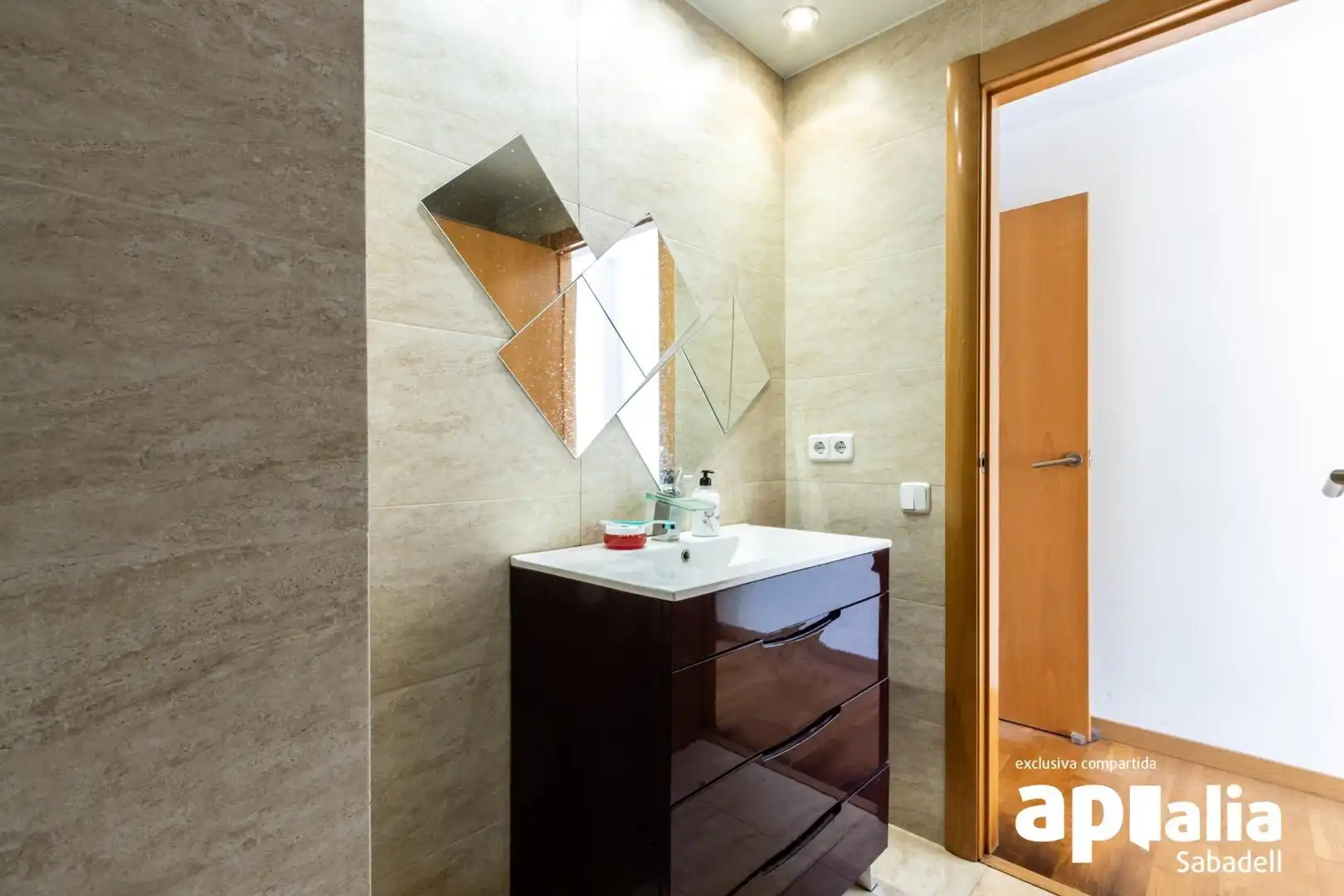 Bathroom of Houses for sale in Sabadell  with Air Conditioner, Heating and Parquet flooring