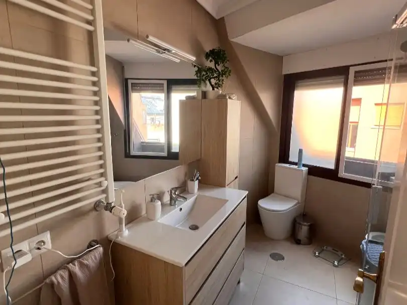 Bathroom of Attic for sale in Tetuán