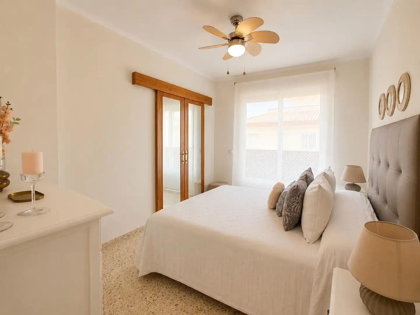 Habitación de Ático en venta en Chipiona con Aire acondicionado, Calefacción y Jardín privado