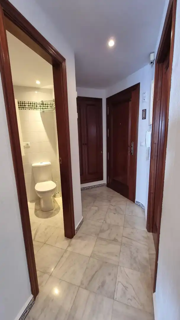 Baño de Apartamento en venta en Torrevieja con Jardín privado, Terraza y Balcón