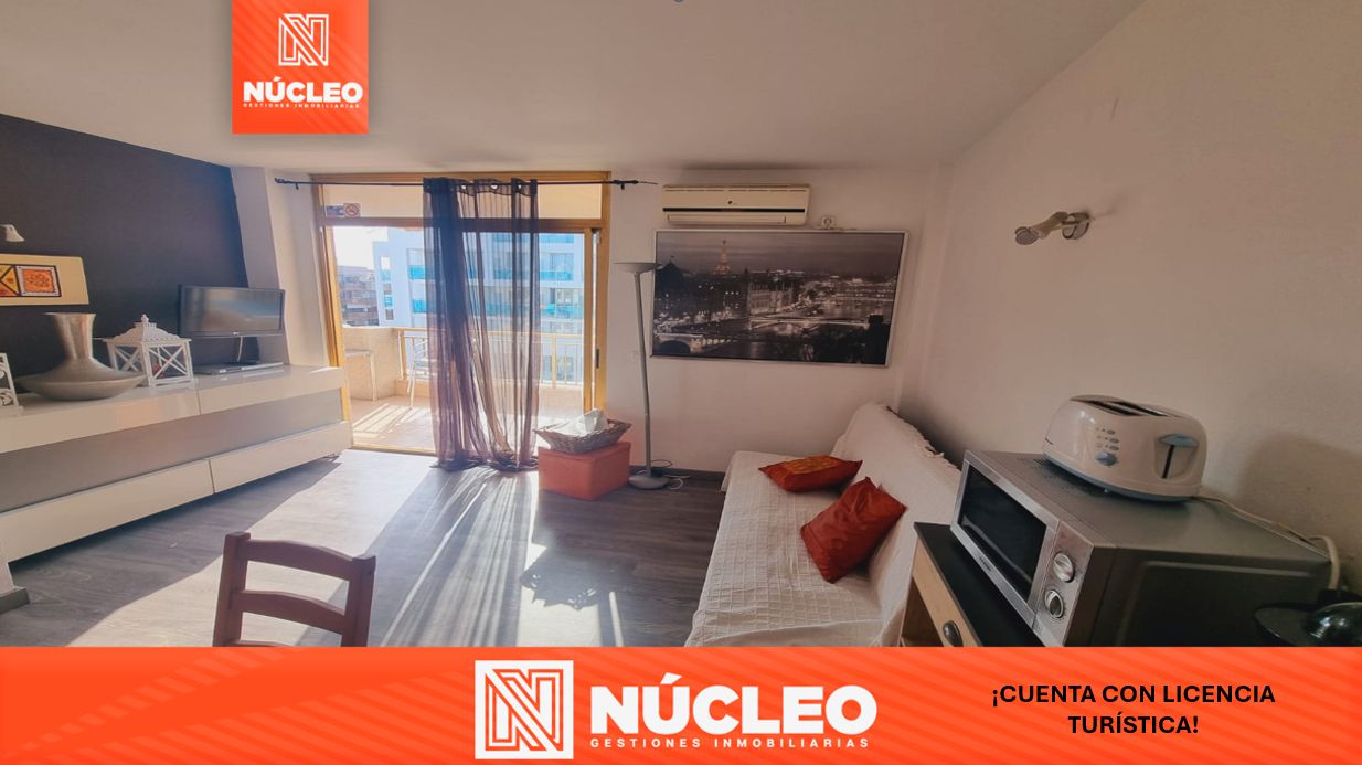 Sala d'estar de Pis en venda en Salou amb Aire condicionat, Calefacció i Parquet