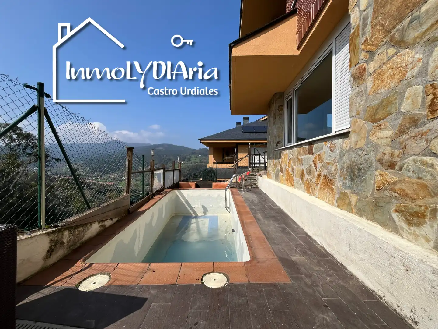 Terrace of Houses for sale in Castro-Urdiales  with Heating, Private garden and Terrace